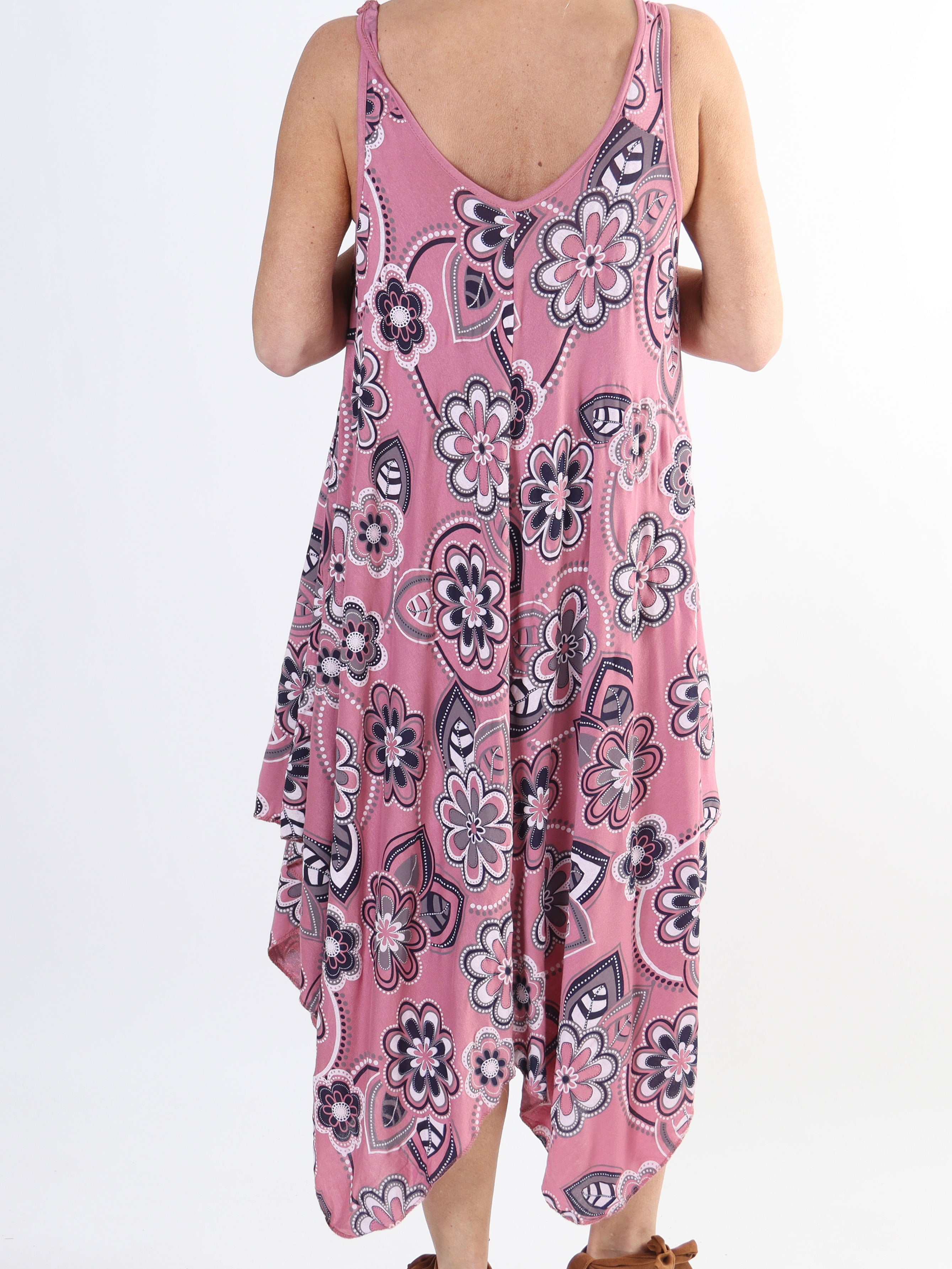 Veronica Flower - Plus size kjole med blomsterprint og brede stropper